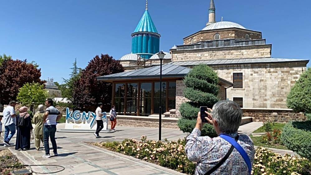 Konya Mevlana Müzesi’ne bayram tatilinde ziyaretçi akını 6